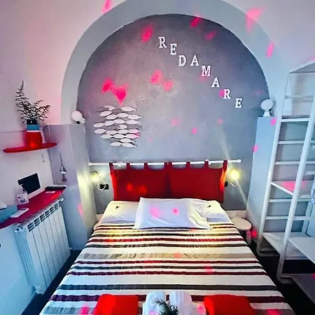 Apartment La Stanza Rossa Alle Cinque Terre