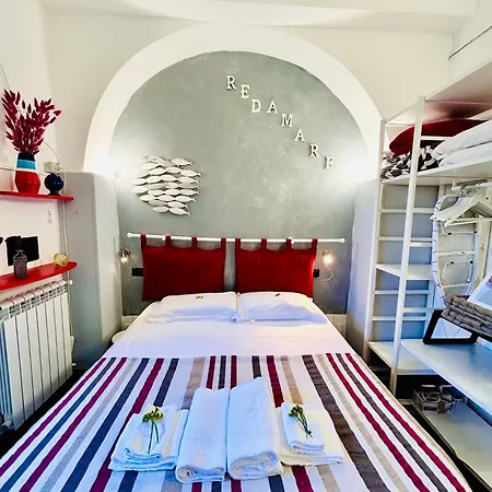 Apartment La Stanza Rossa Alle Cinque Terre *
