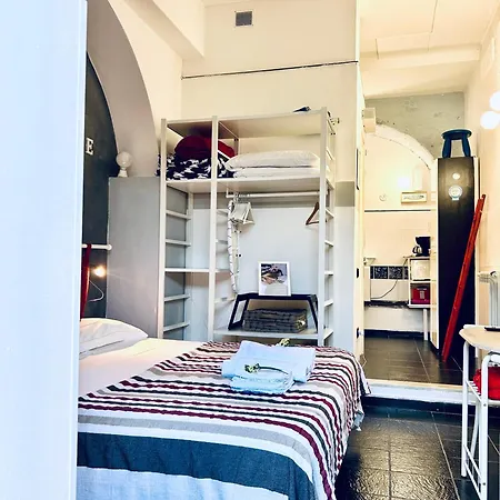 La Stanza Rossa Alle Cinque Terre * マナローラ